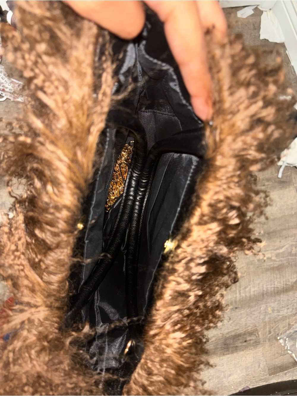 ๐ค Fall Brown Mongolian Fur Purse - 40 x 30 - includes chain! - Picture 4 of 7
